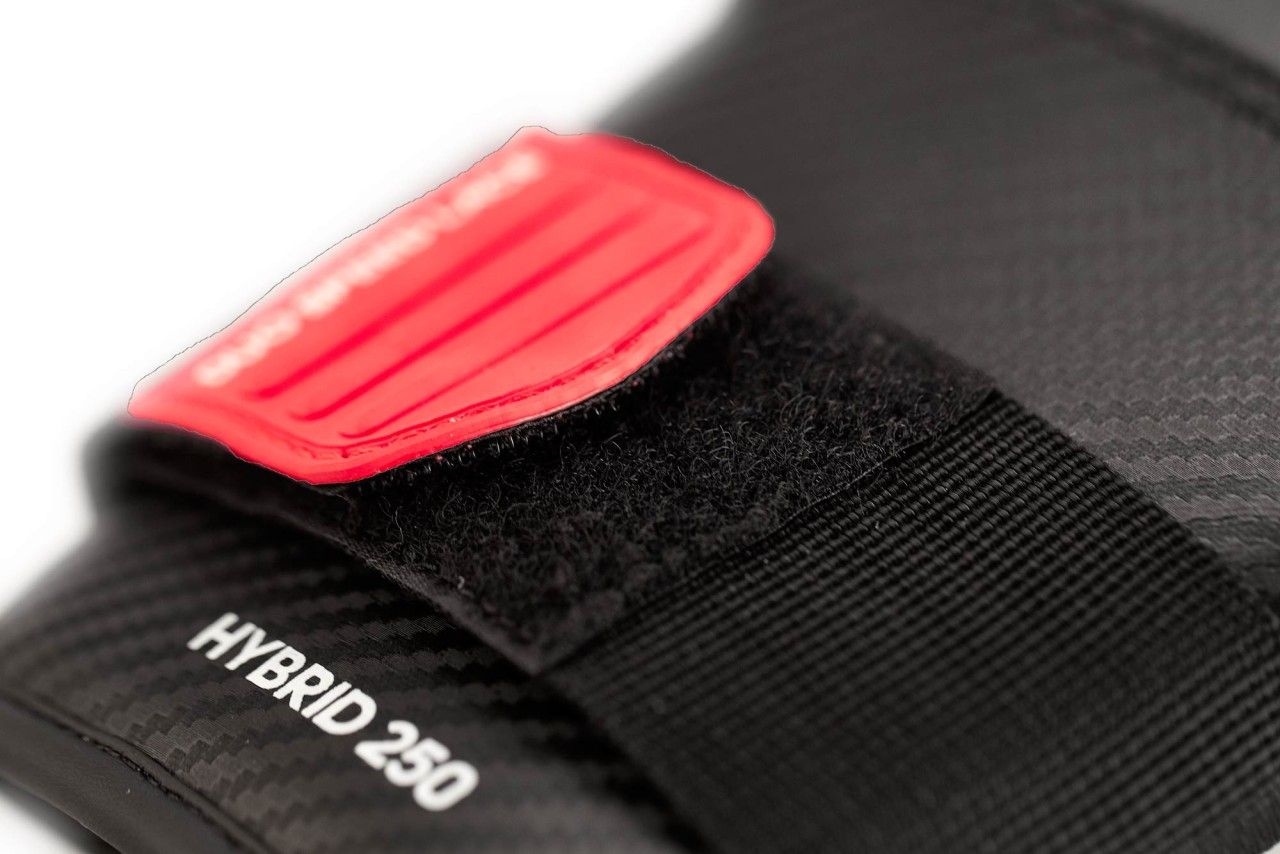 Guanti da boxe Adidas Hybrid 250, neri