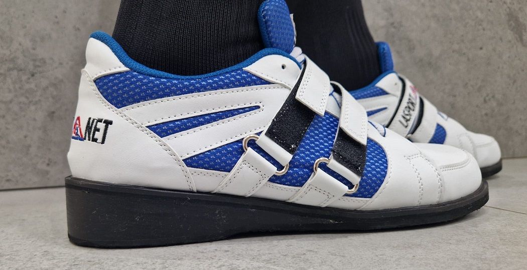 Scarpe da sollevamento pesi La Sport, bianche e blu.