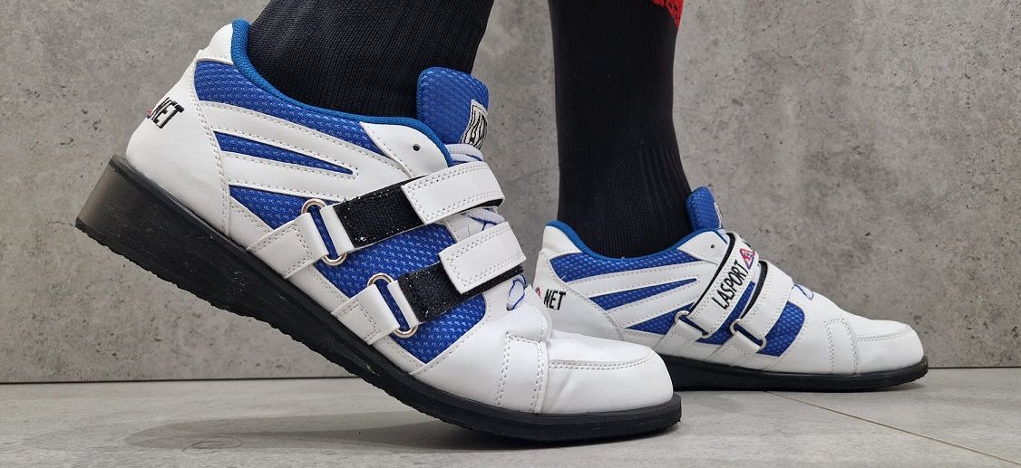 Scarpe da sollevamento pesi La Sport, bianche e blu.