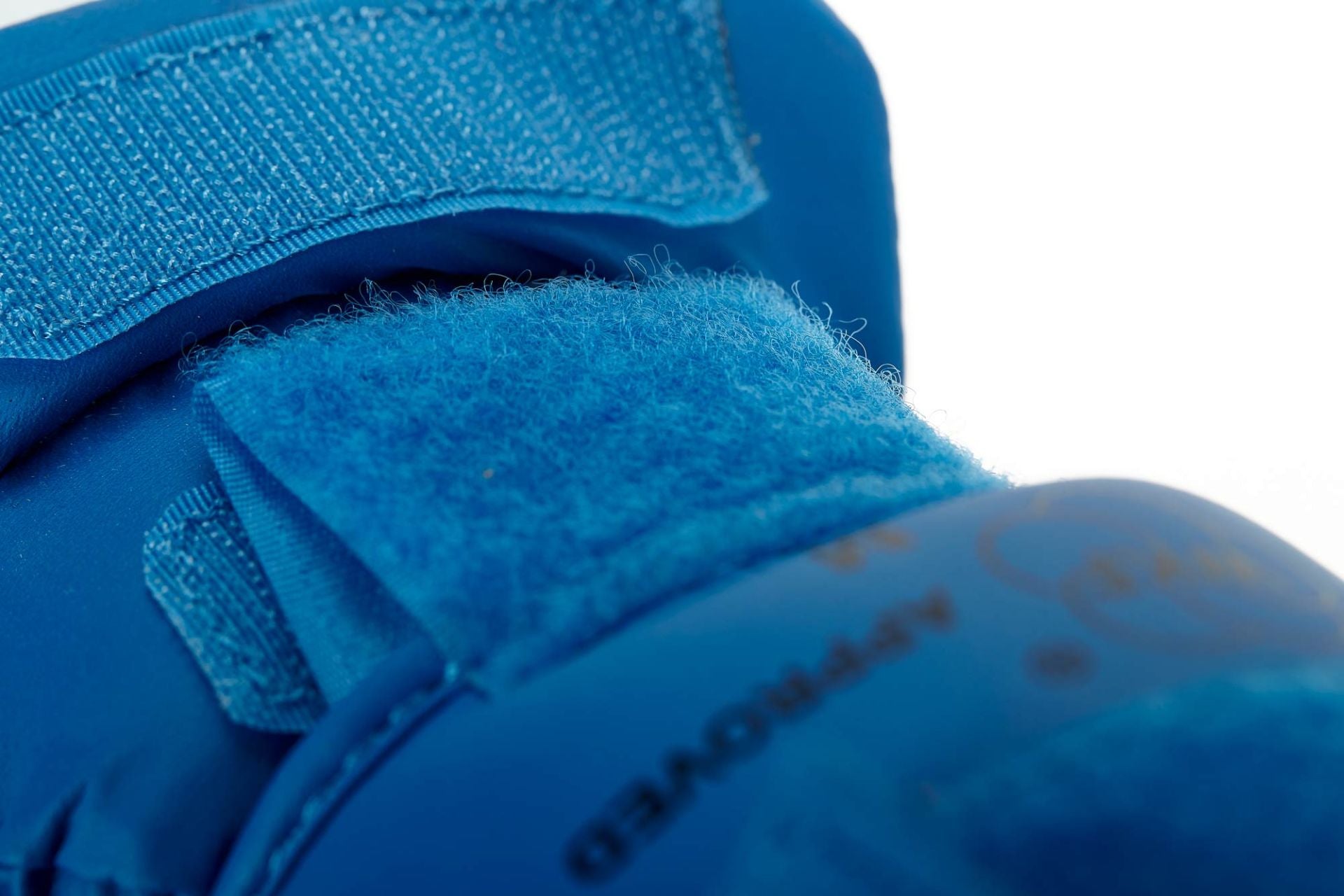 Adidas chrániče priehlavkov schválené WKF, modré