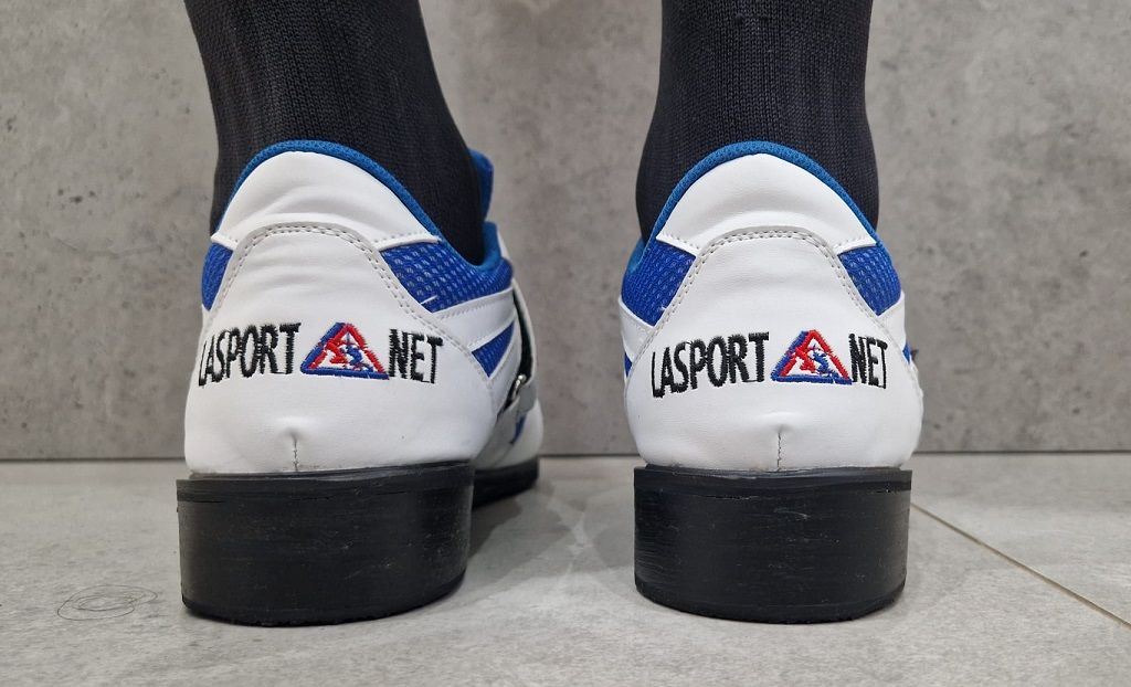 Scarpe da sollevamento pesi La Sport, bianche e blu.